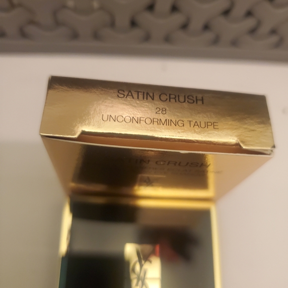 YSL SEQUIN CRUSH MONO EYESHADOW UNCOMFORMING TAUPE. BNIB - Picture 4 of 7